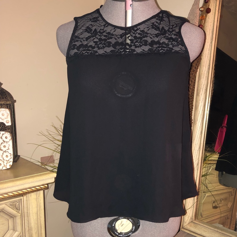 Lace and chiffon top can fit from xs,s,m
